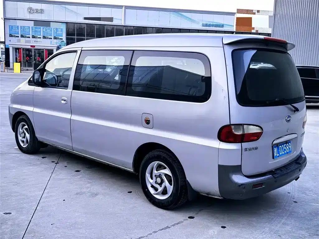 Refine 2008 2.0L Shuttle Gasoline Standard Edition with Single Air Conditioning — миниатюра 6