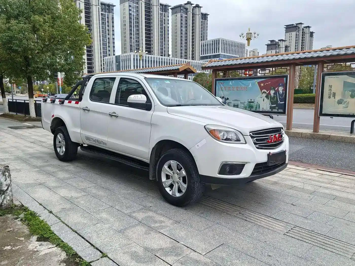 JAC T6 2016 2.8T Diesel Entrepreneur Edition Comfort Long Wheelbase HFC4DA1-2C — миниатюра 1