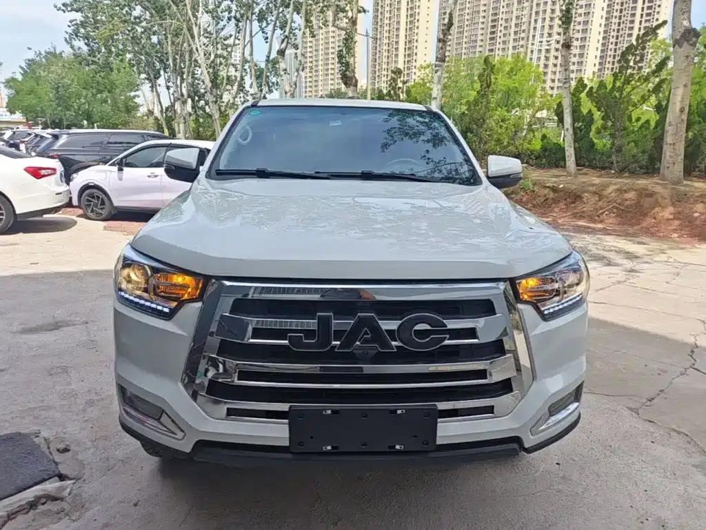 JAC T8 2022 2.0T International Edition Diesel 4WD Luxury Double Lane Model HFC4DB2-2E — миниатюра 3