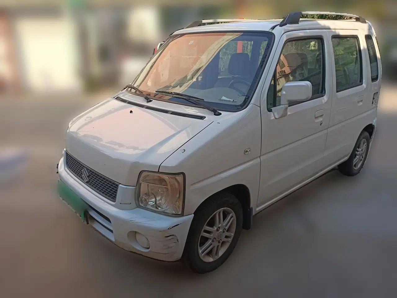 Suzuki Wagon R 2015 1.0L Manual Comfort Model — миниатюра 1
