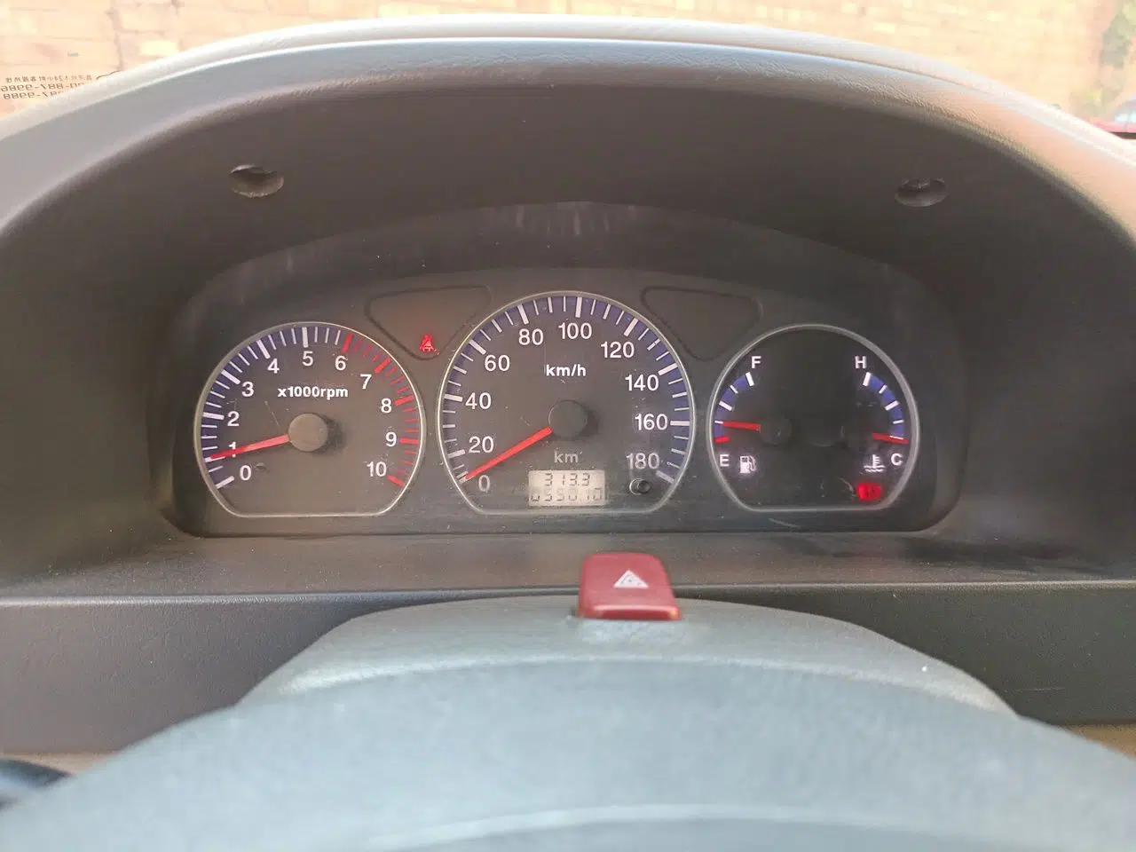 Suzuki Wagon R 2015 1.0L Manual Comfort Model — миниатюра 11