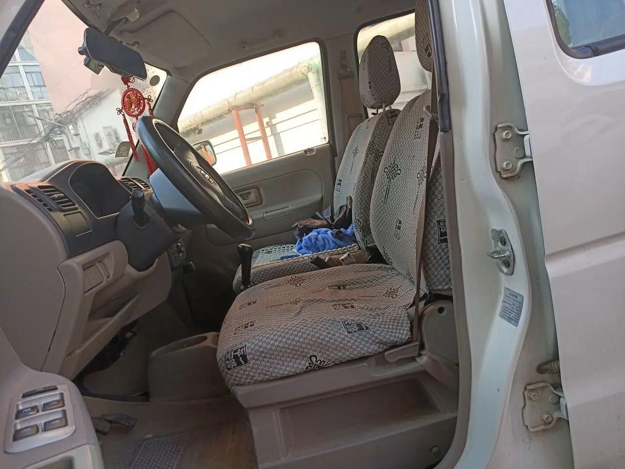 Suzuki Wagon R 2015 1.0L Manual Comfort Model — миниатюра 15