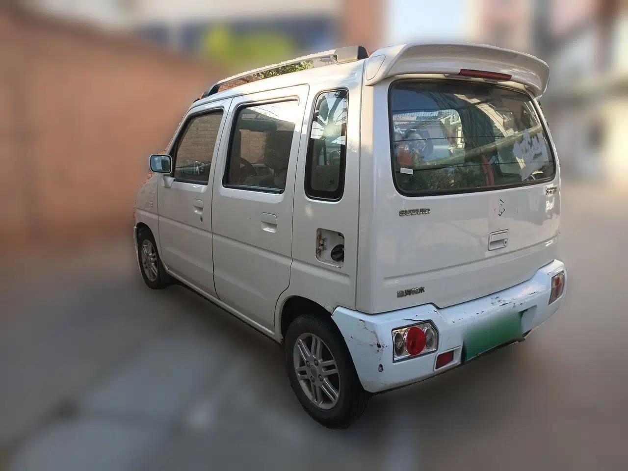 Suzuki Wagon R 2015 1.0L Manual Comfort Model — миниатюра 4