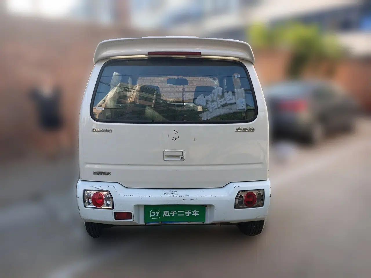 Suzuki Wagon R 2015 1.0L Manual Comfort Model — миниатюра 5