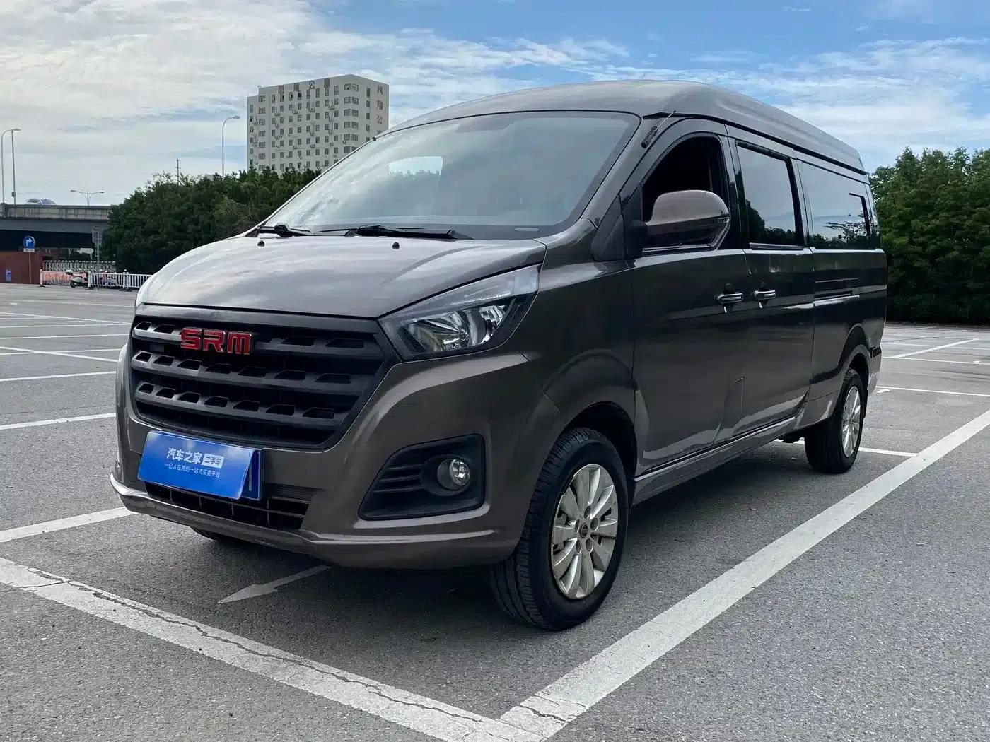 Golden Sea Lion Classic 2022 Model 2.0L Bus Magic Lion 9-Seater — миниатюра 1