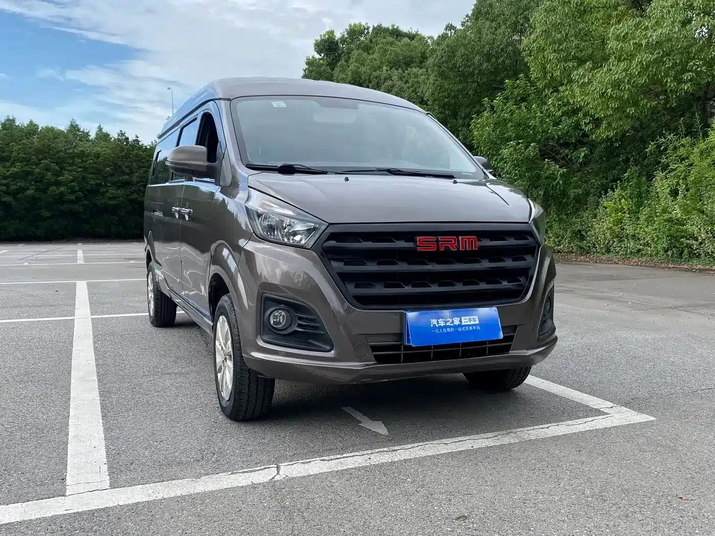 Golden Sea Lion Classic 2022 Model 2.0L Bus Magic Lion 9-Seater — миниатюра 3