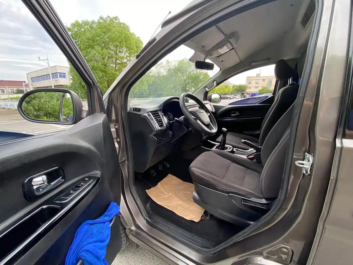 Golden Sea Lion Classic 2022 Model 2.0L Bus Magic Lion 9-Seater — миниатюра 5