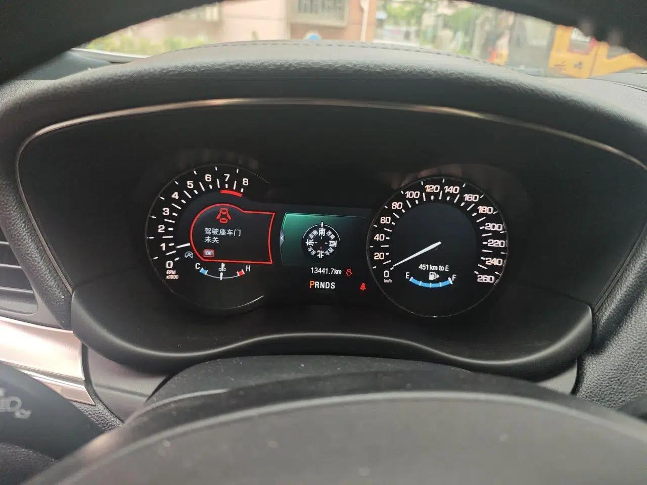 Lincoln MKC 2019 2.0T Two-Wheel Drive Luxury Edition China VI Standard — миниатюра 11