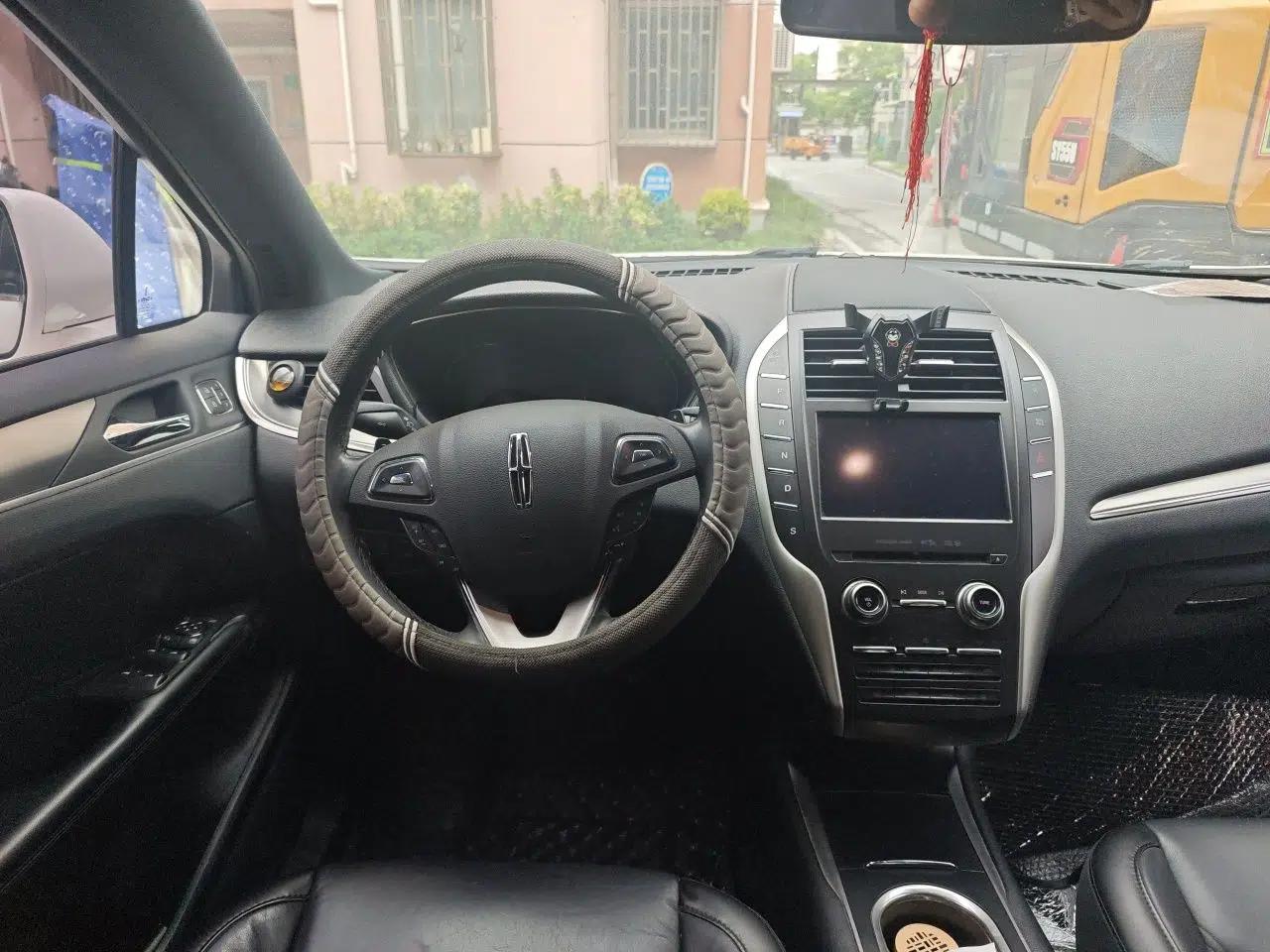 Lincoln MKC 2019 2.0T Two-Wheel Drive Luxury Edition China VI Standard — миниатюра 10