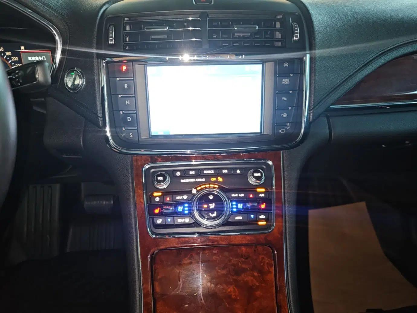 Lincoln Continental 2019 2.0T Two-Wheel Drive Prestige Version China VI Standard — миниатюра 20