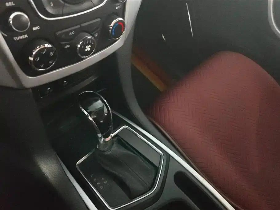 Yusheng S350 2013 2.4T Automatic 2WD Diesel Luxury 5-Seater — миниатюра 16