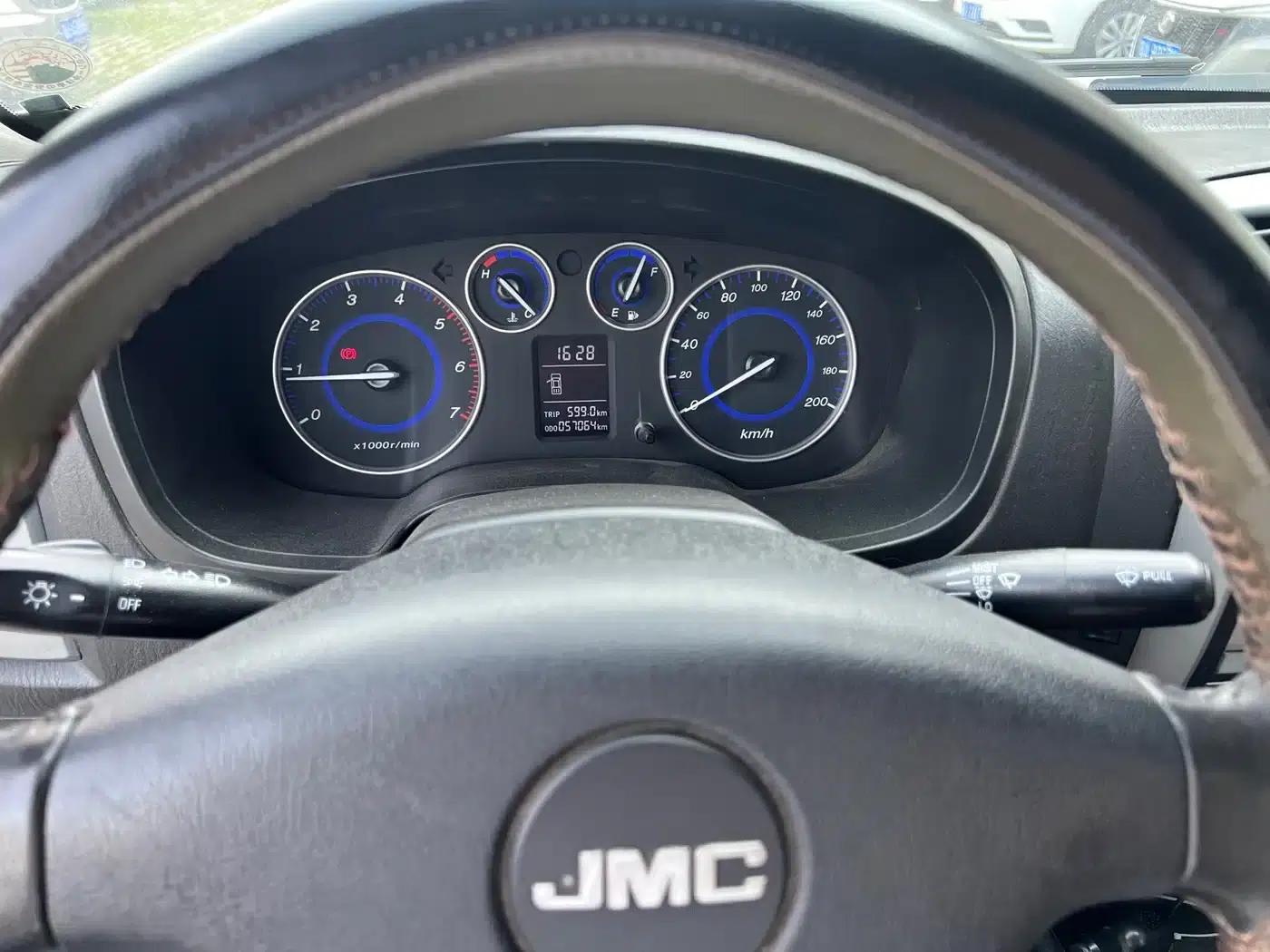 Baodian 2016 New Value-for-Money Diesel Two-Wheel Drive Standard Luxury Model JX493ZLQ4G — миниатюра 3