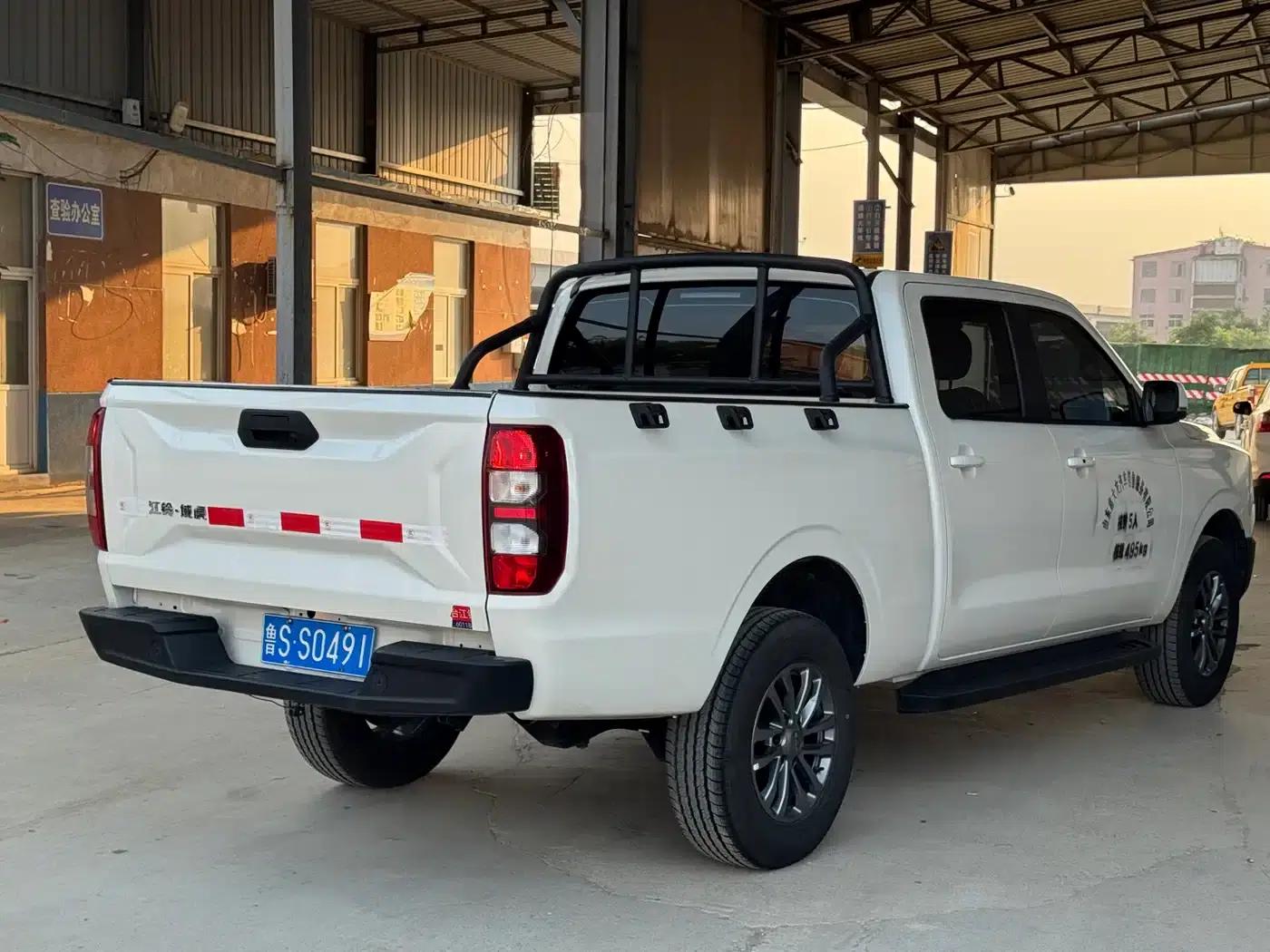 Yuhu 2025 Long Wheelbase Flat Bottom Cargo Box Double Cab Diesel AT 2WD — миниатюра 4
