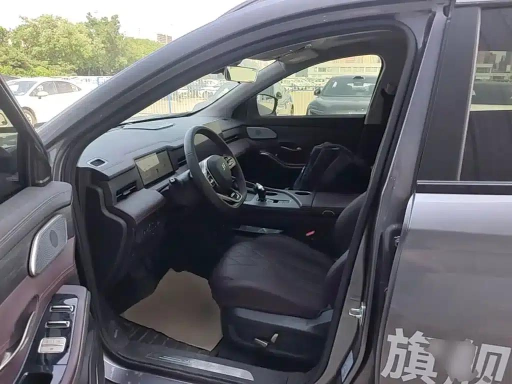 Jetour X90 PRO 2024 2.0T DCT Premium Edition 7-seater — миниатюра 15