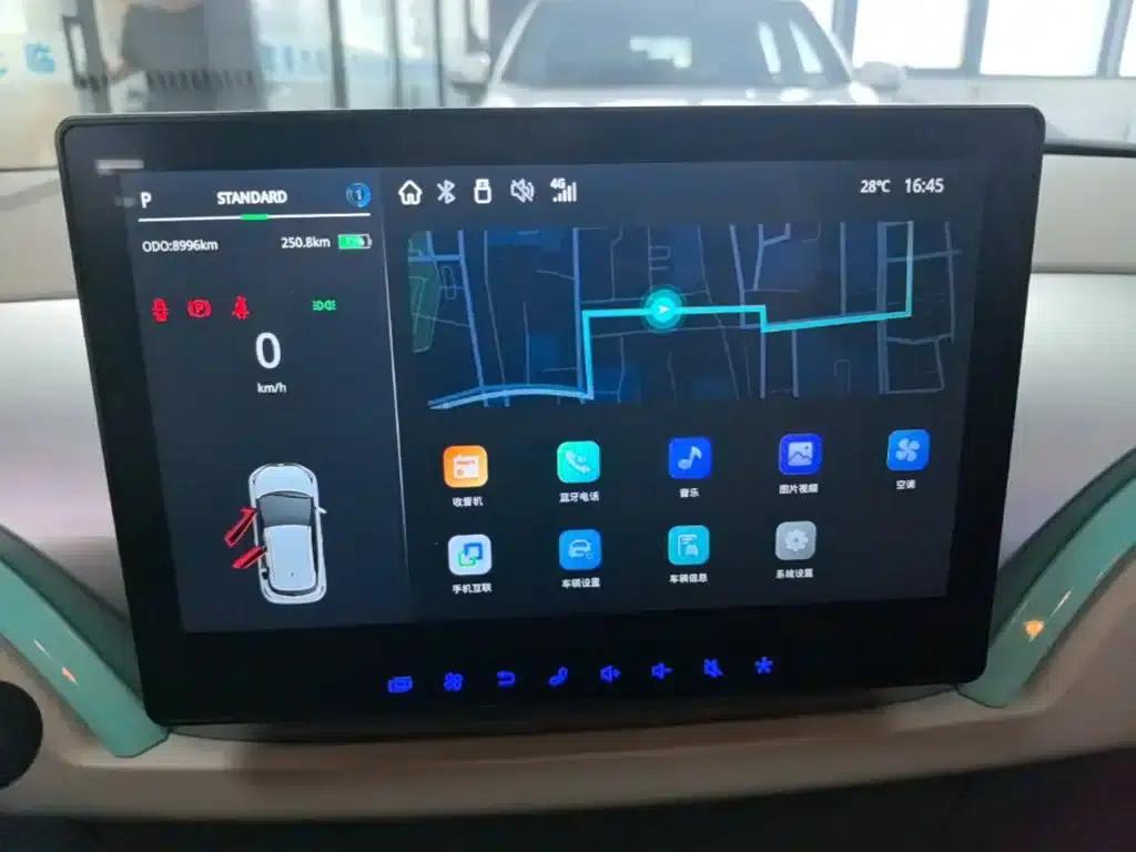 Yizhi EV3 2025 Plus 330KM Comfort Model — миниатюра 12