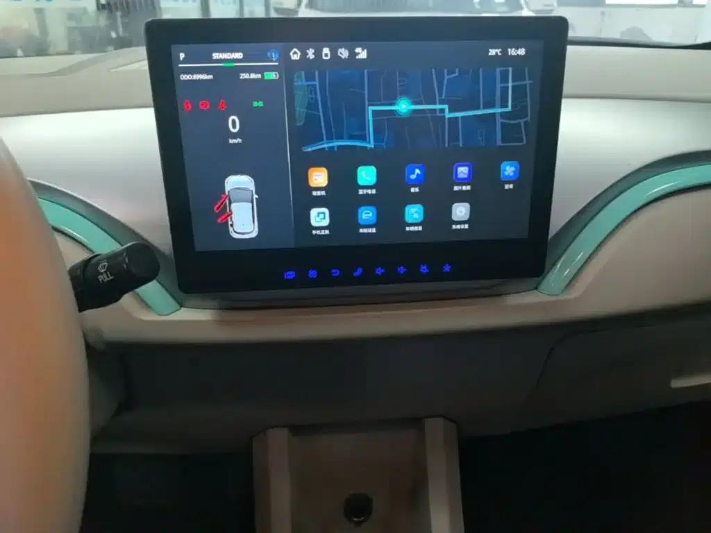 Yizhi EV3 2025 Plus 330KM Comfort Model — миниатюра 13