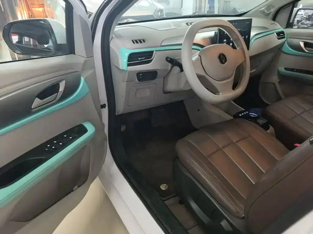Yizhi EV3 2025 Plus 330KM Comfort Model — миниатюра 16