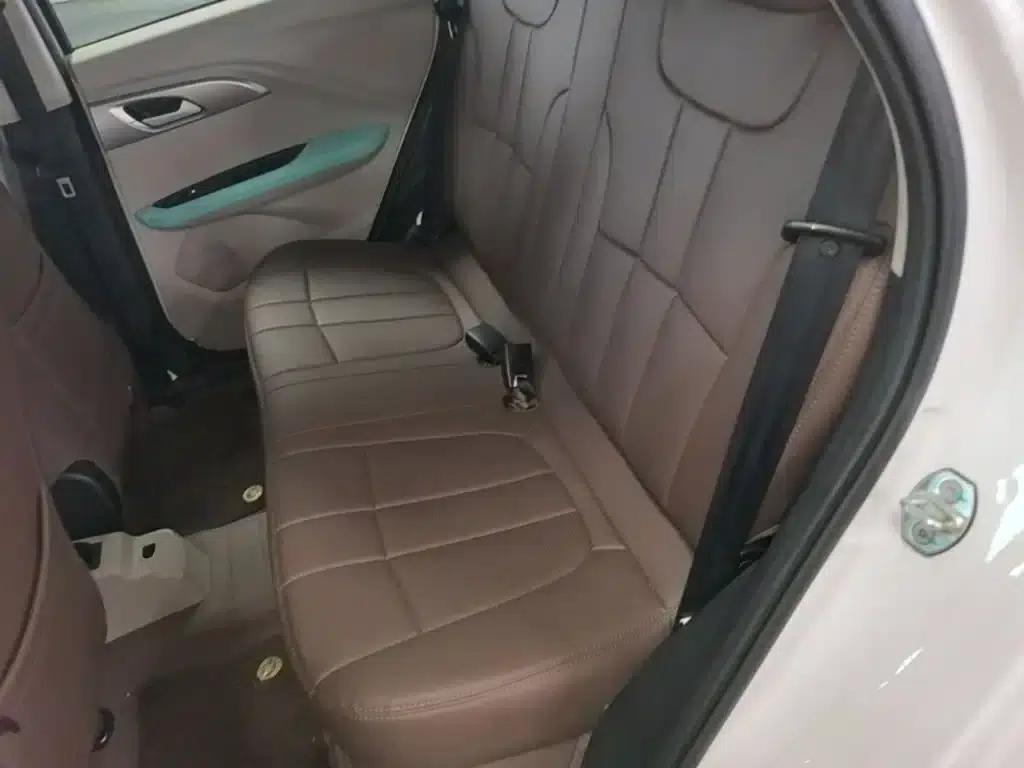 Yizhi EV3 2025 Plus 330KM Comfort Model — миниатюра 17