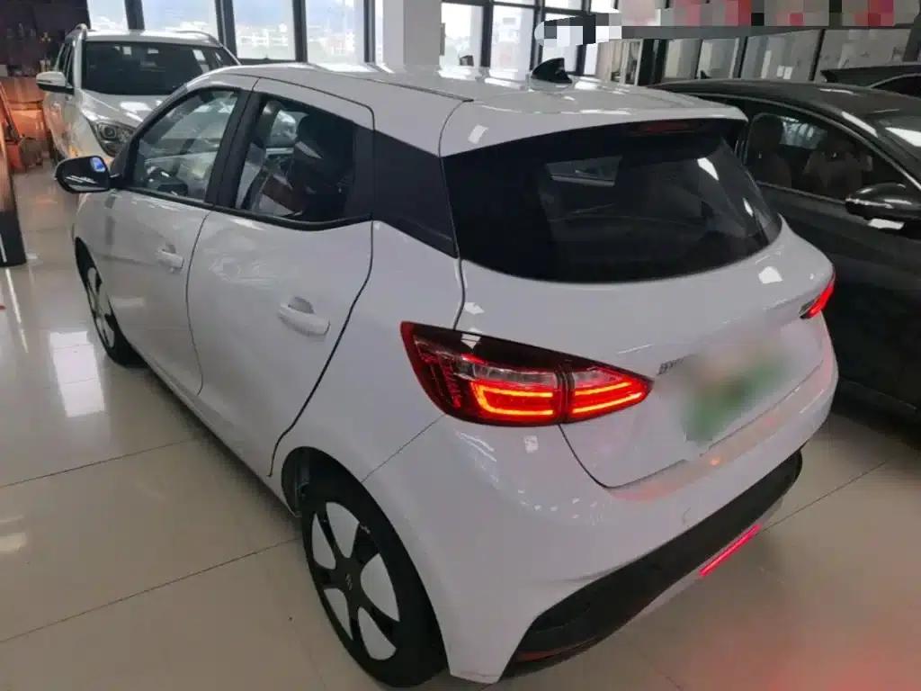 Yizhi EV3 2025 Plus 330KM Comfort Model — миниатюра 5