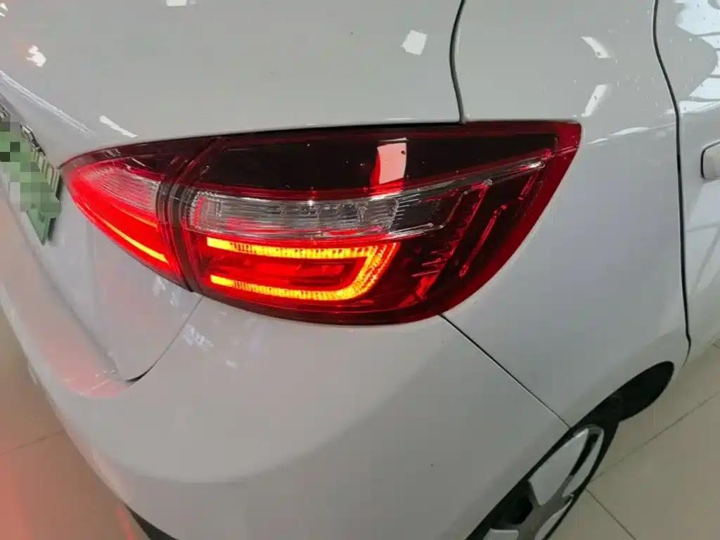 Yizhi EV3 2025 Plus 330KM Comfort Model — миниатюра 8