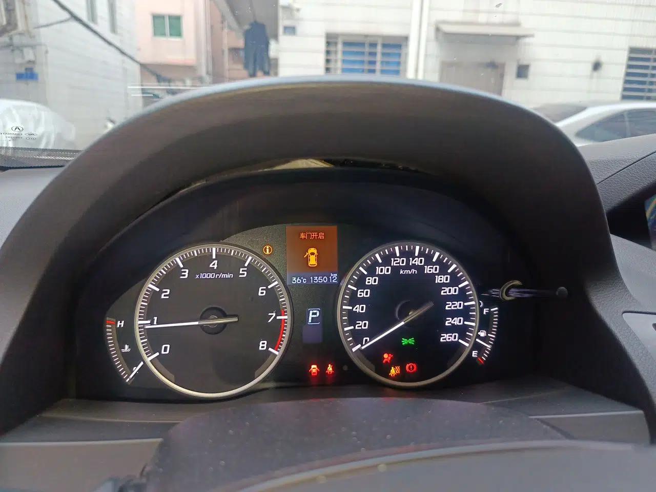 Acura RDX 2013 3.0L Two-Wheel Drive Elite Edition — миниатюра 11