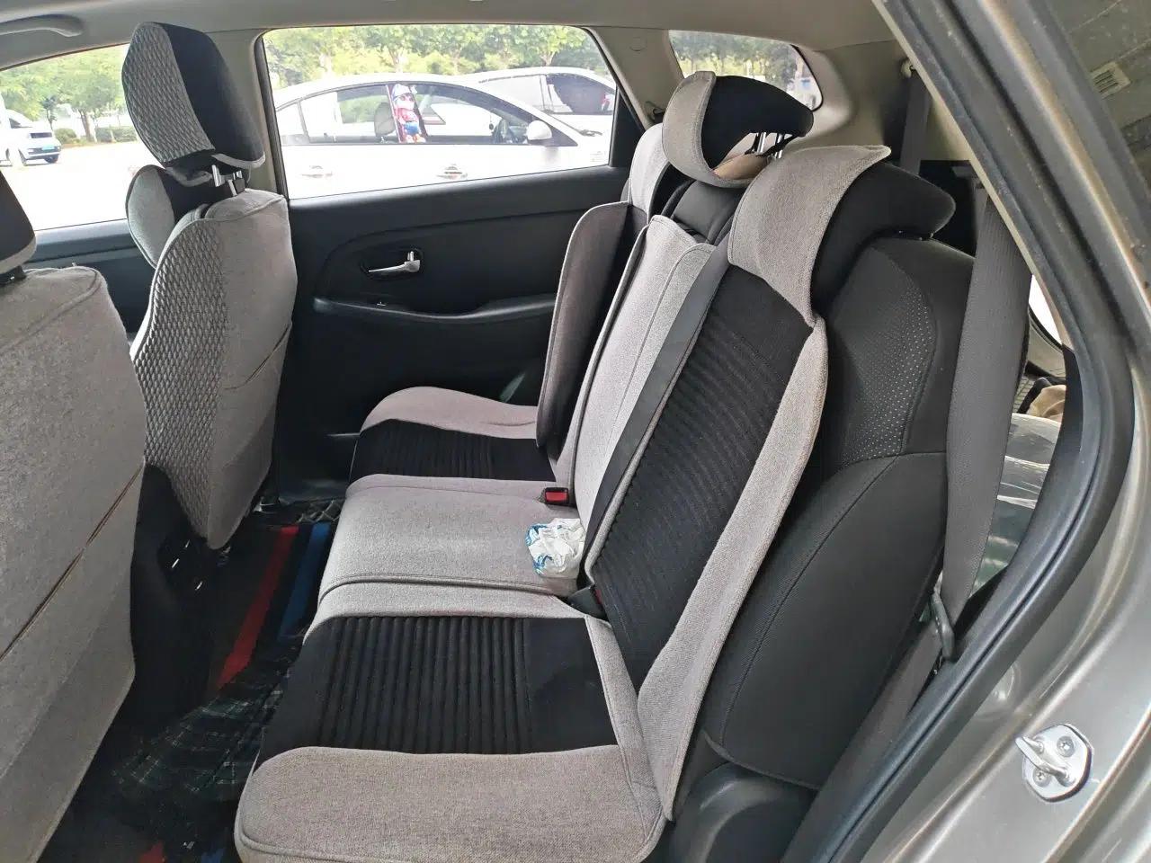 Kia Carens 2013 2.0L 7-Seater Automatic Standard Version China V Standard — миниатюра 17