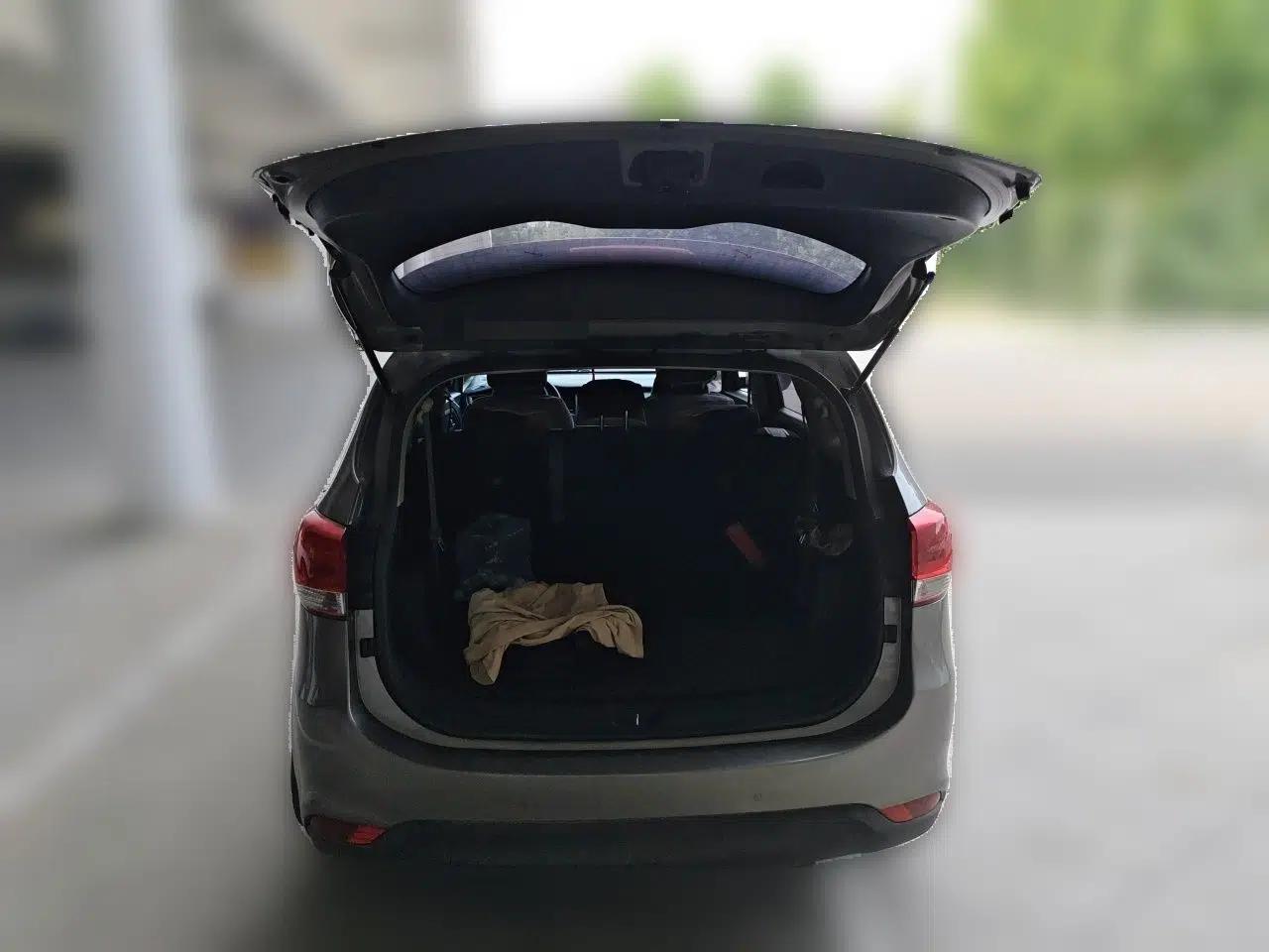 Kia Carens 2013 2.0L 7-Seater Automatic Standard Version China V Standard — миниатюра 19