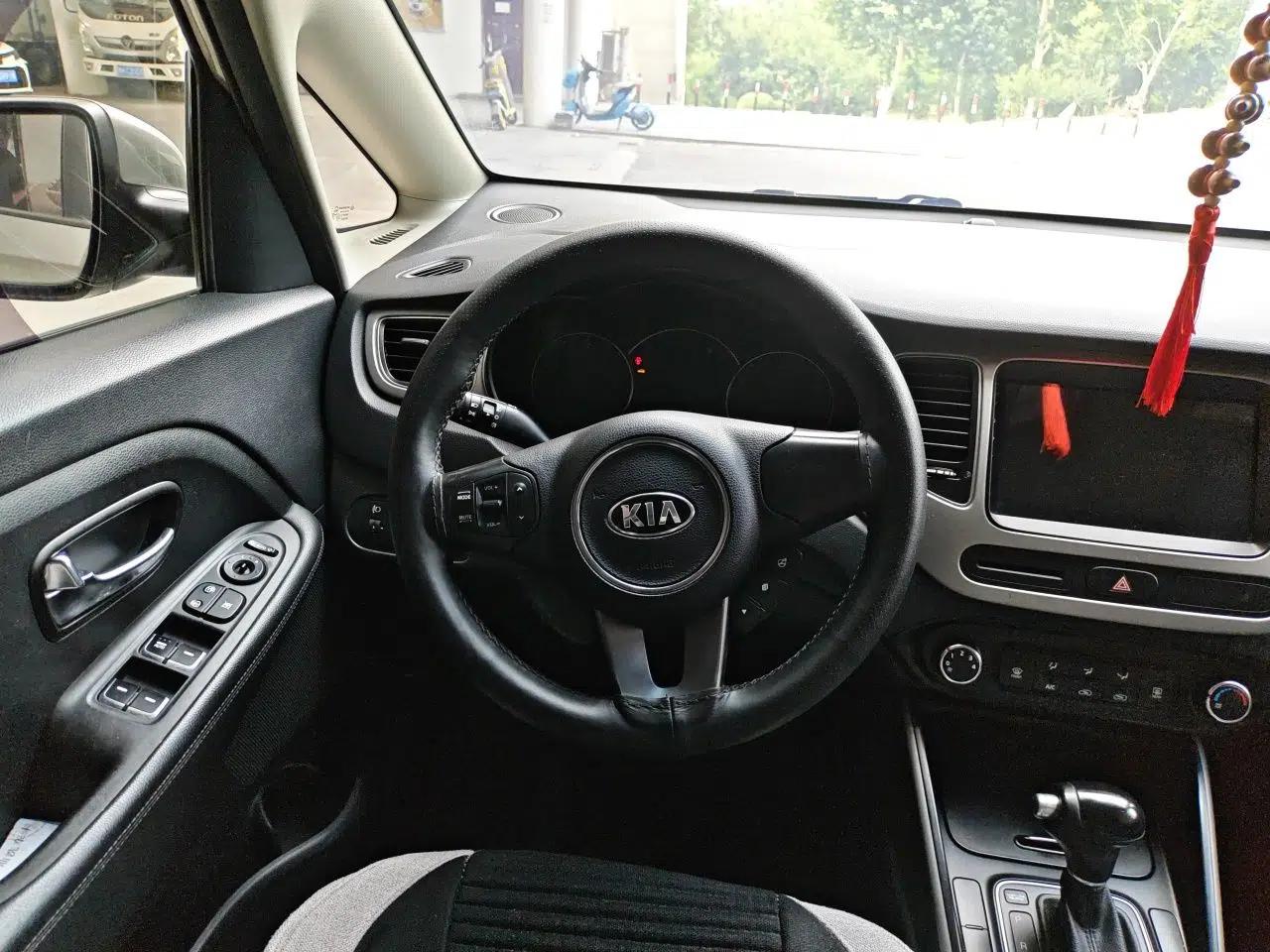 Kia Carens 2013 2.0L 7-Seater Automatic Standard Version China V Standard — миниатюра 10