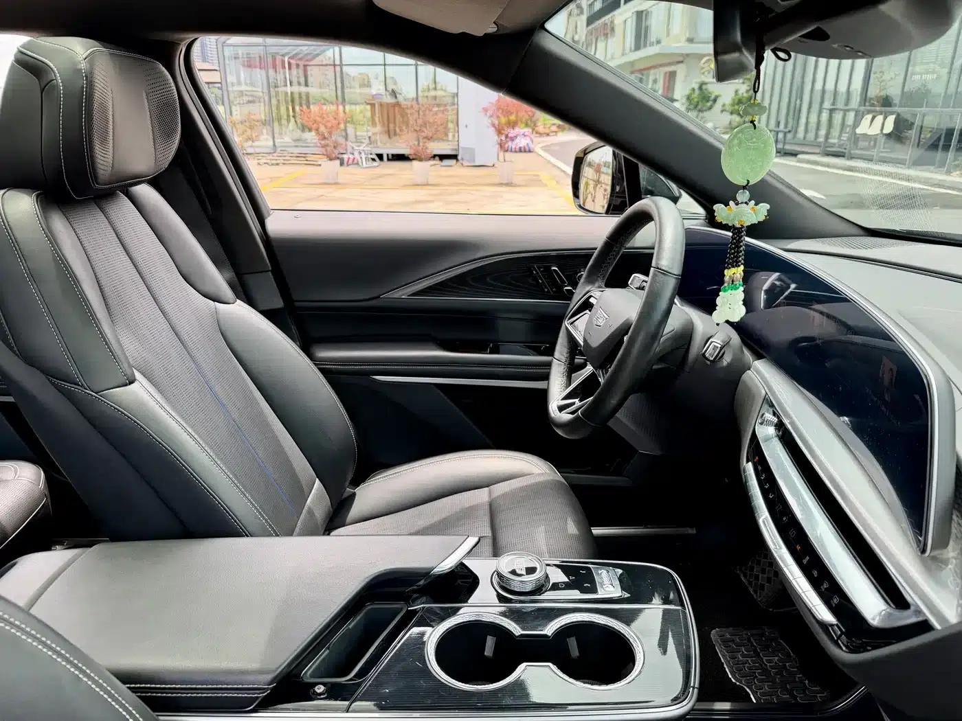 iQ Ruige 2024 Rear-Wheel Drive Standard Range Luxury Edition — миниатюра 15