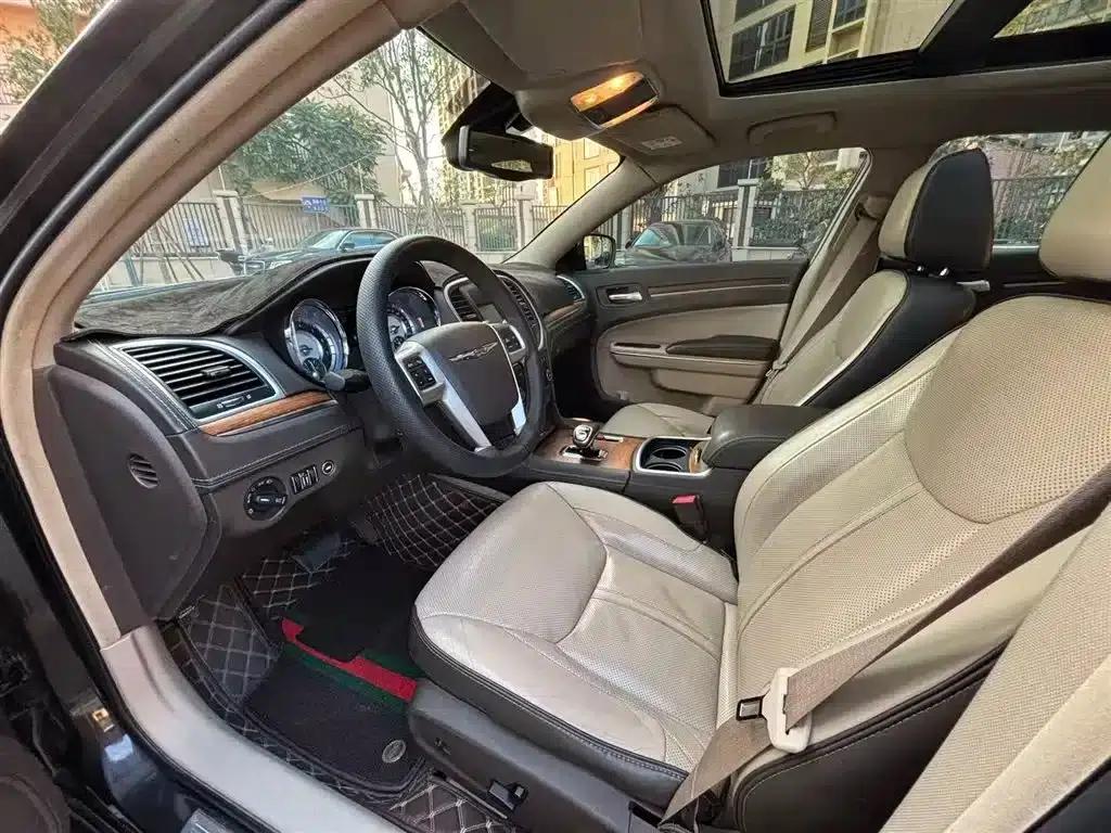 Chrysler 300C (Imported) 2013 3.6L Premium Edition — миниатюра 6