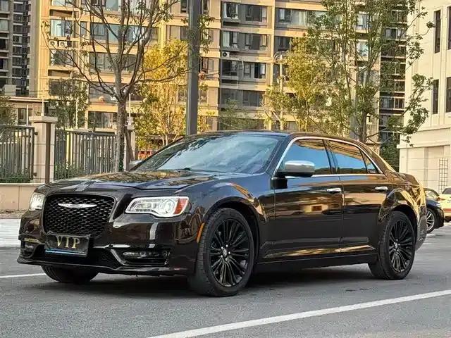 Chrysler 300C (Imported) 2013 3.6L Premium Edition