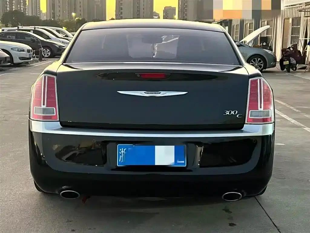 2014 Chrysler 300C Imported Model 3.0L Excellence Edition — миниатюра 12