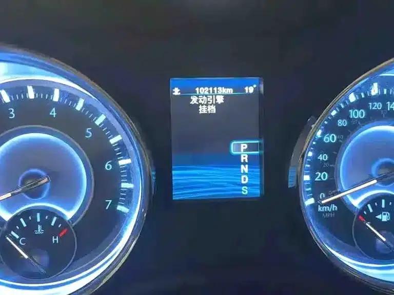 2014 Chrysler 300C Imported Model 3.0L Excellence Edition — миниатюра 17