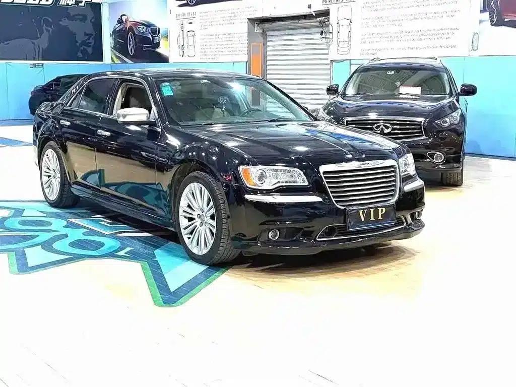 2014 Chrysler 300C Imported Model 3.0L Excellence Edition — миниатюра 3