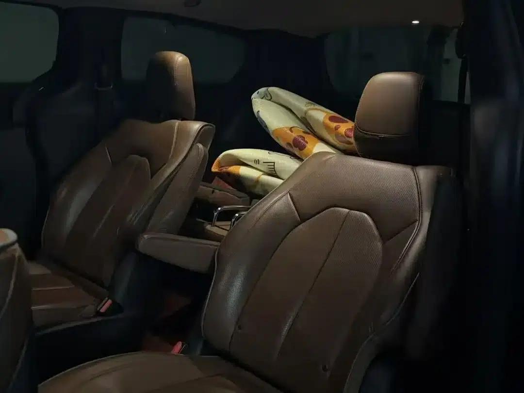 2017 Chrysler Grand Voyager (Imported) 3.6L Premium Edition — миниатюра 5