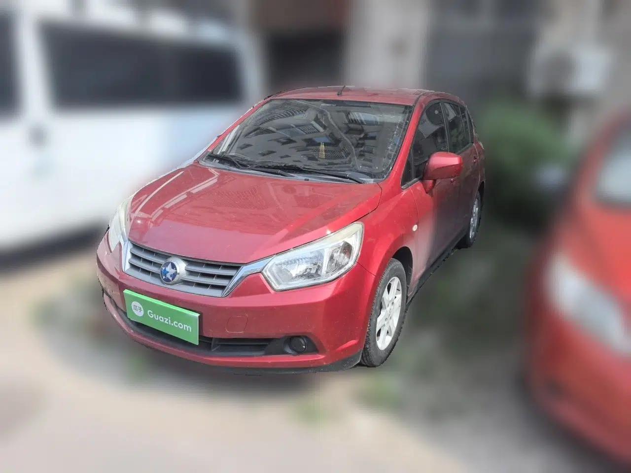Venucia R50 2013 1.6L Manual Fashion Edition — миниатюра 1