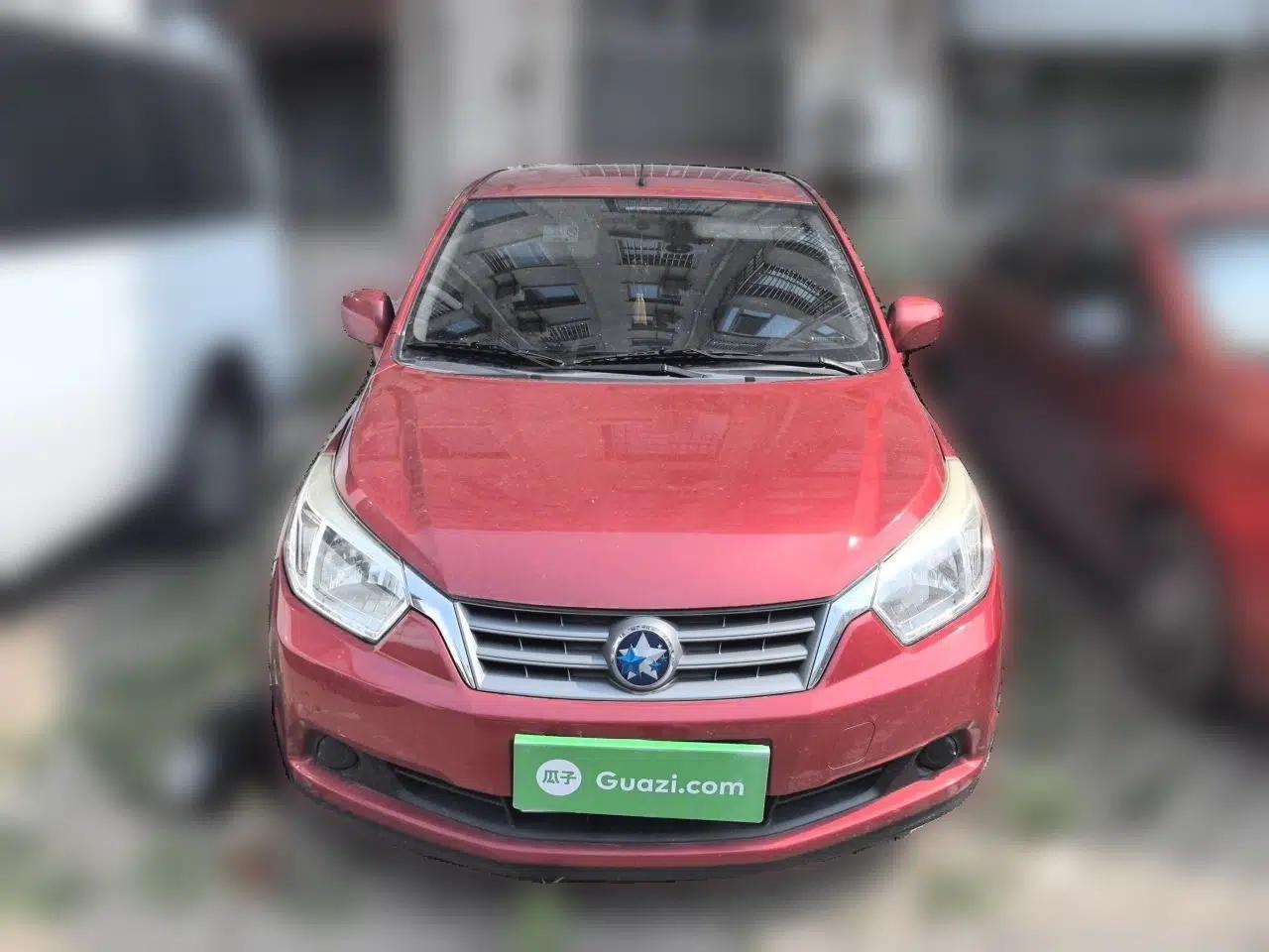 Venucia R50 2013 1.6L Manual Fashion Edition — миниатюра 2