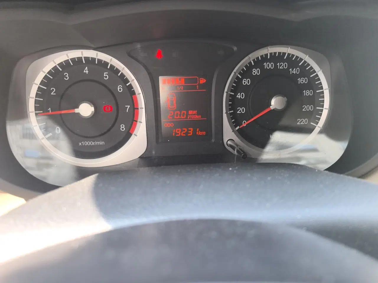 Venucia R50 2013 1.6L Manual Fashion Edition — миниатюра 12