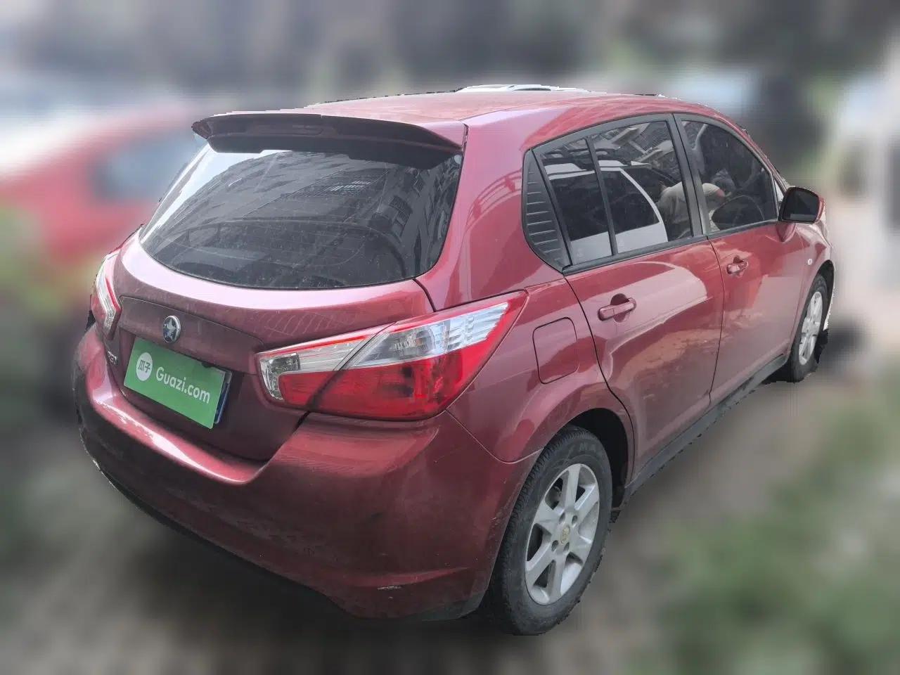Venucia R50 2013 1.6L Manual Fashion Edition — миниатюра 6