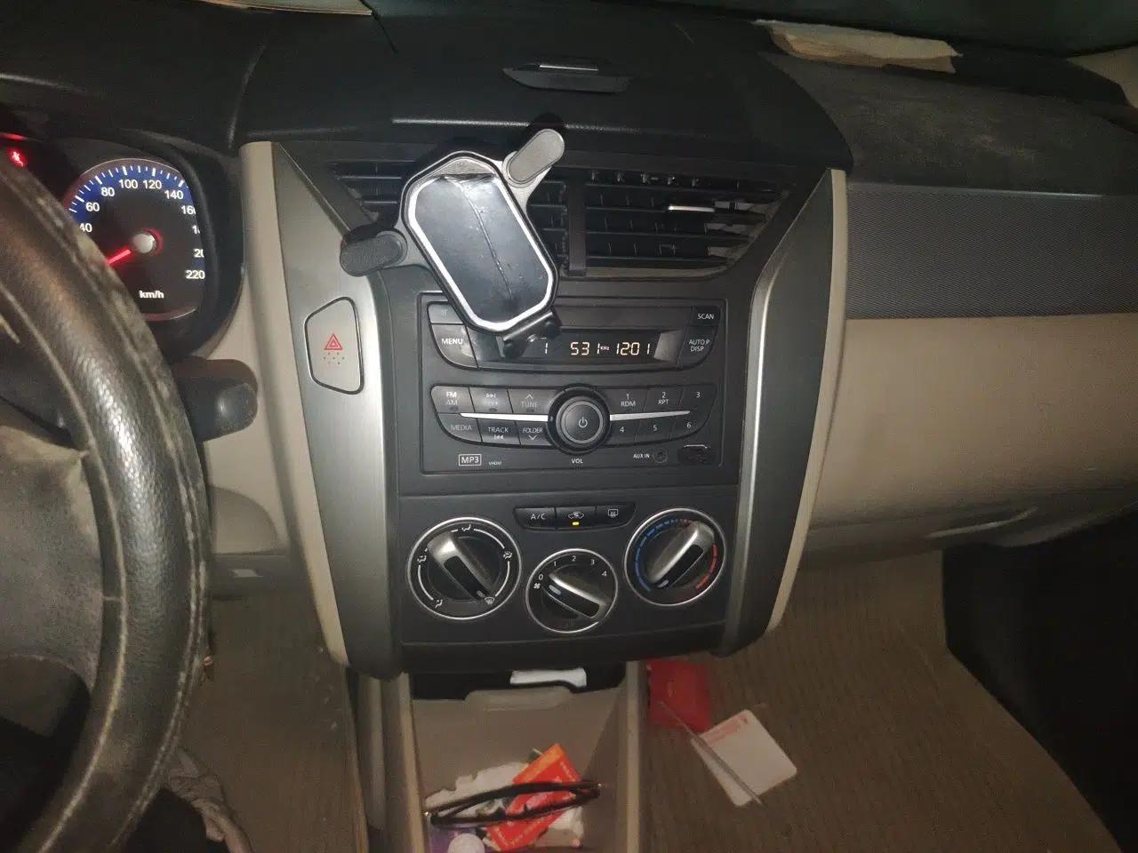 Venucia R50 2015 1.6L Manual Fashion Edition — миниатюра 13