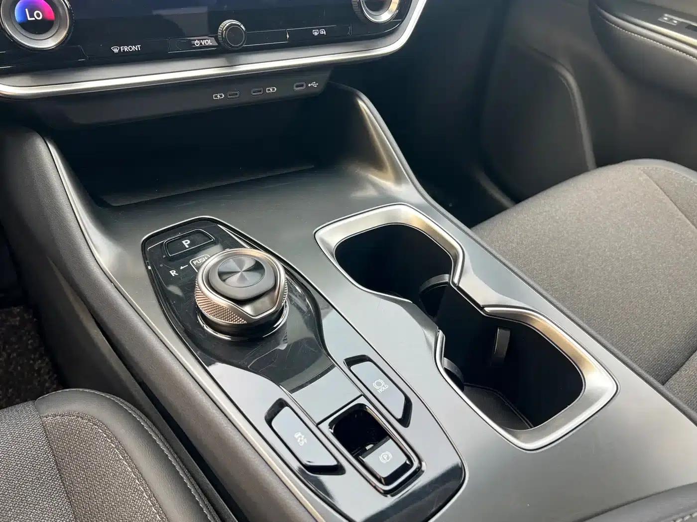 Lexus RZ 2023 450e AWD Long Range Edition — миниатюра 11