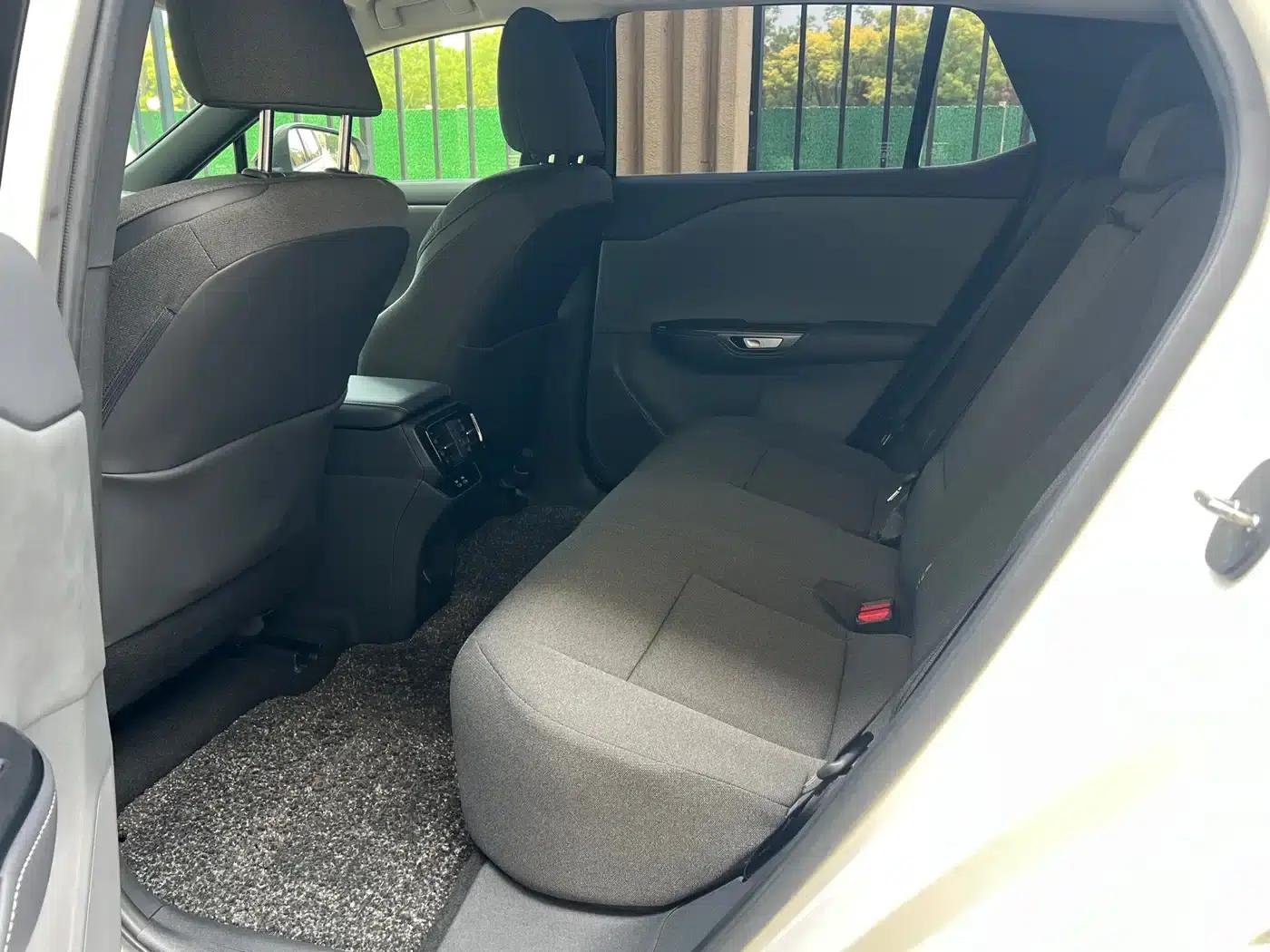 Lexus RZ 2023 450e AWD Long Range Edition — миниатюра 7
