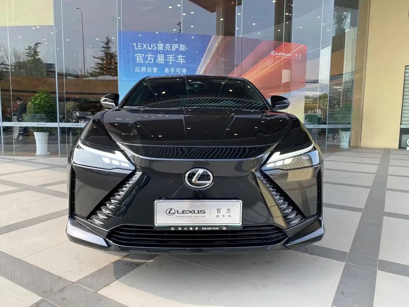 Lexus RZ 2023 450e AWD Long Range Edition — миниатюра 3
