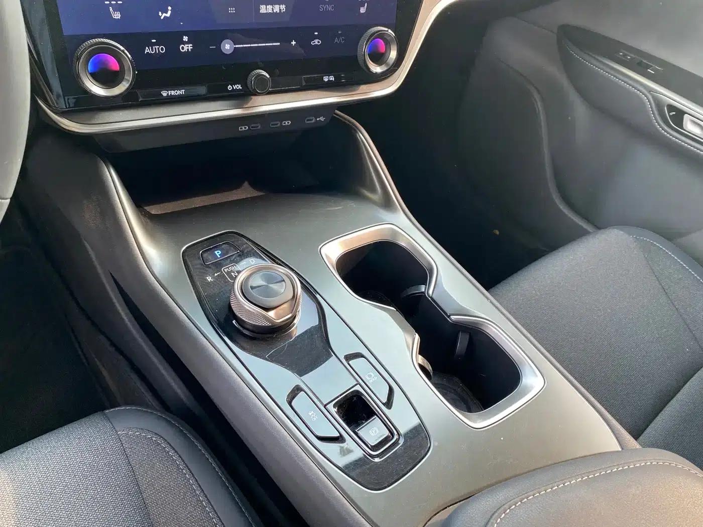 Lexus RZ 2023 450e AWD Long Range Edition — миниатюра 8