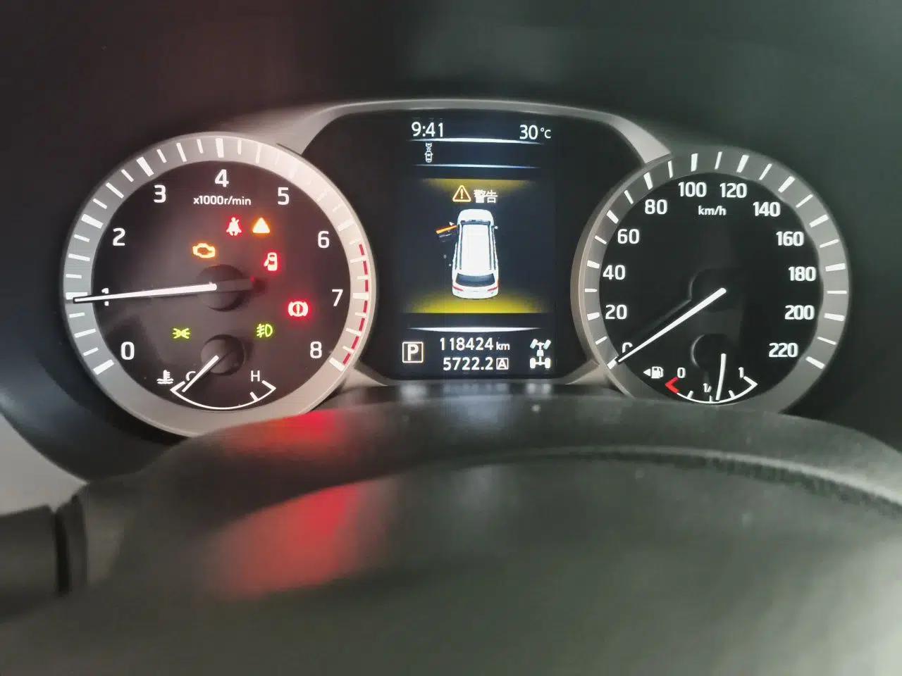 Nissan Terra 2018 2.5L Automatic 4x4 Flagship Edition — миниатюра 12