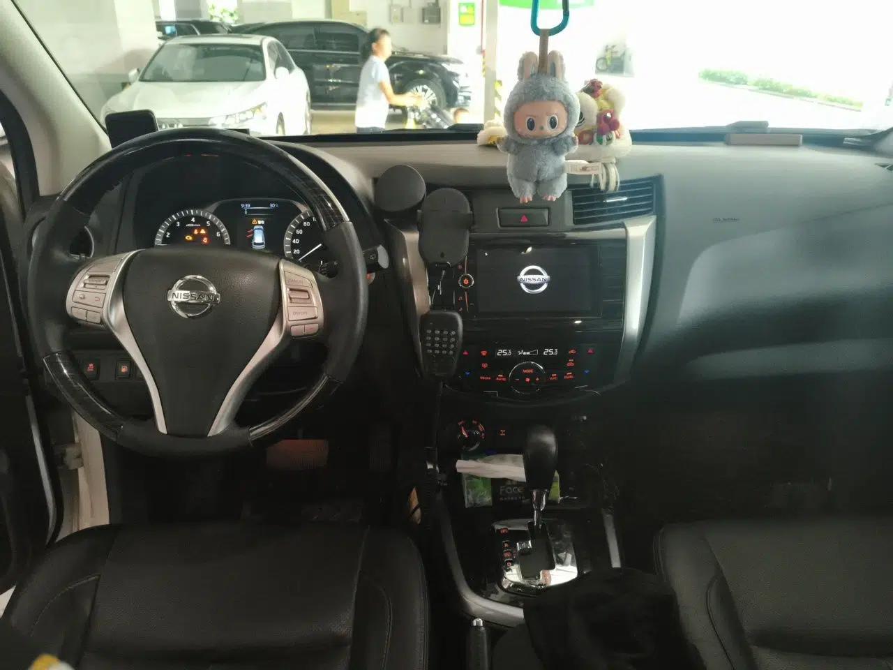 Nissan Terra 2018 2.5L Automatic 4x4 Flagship Edition — миниатюра 9