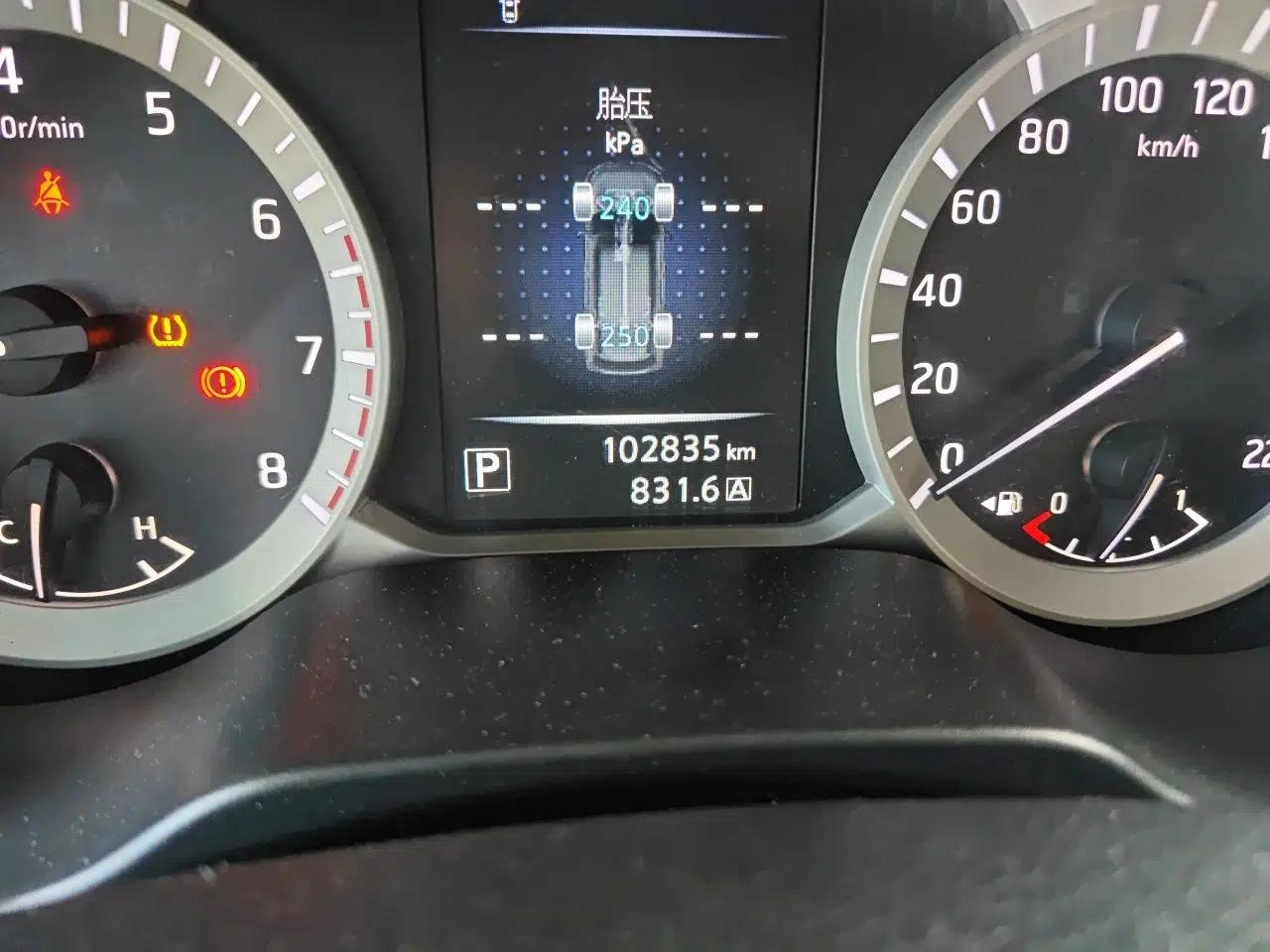 Nissan Terra 2018 2.5L Automatic 2WD Smart Enjoyment Version — миниатюра 12