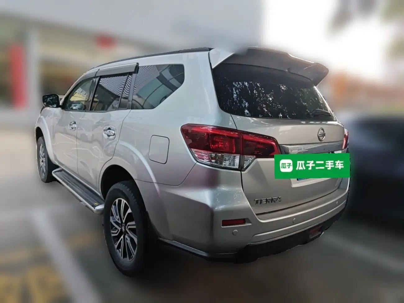 Nissan Terra 2018 2.5L Automatic 2WD Smart Enjoyment Version — миниатюра 4