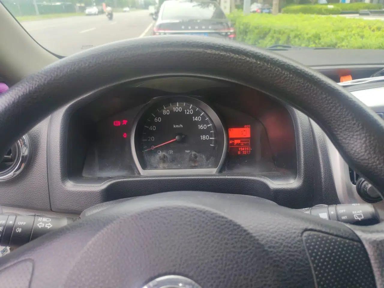 Nissan NV200 2012 1.6L 223 Seats Zunya Trim — миниатюра 11