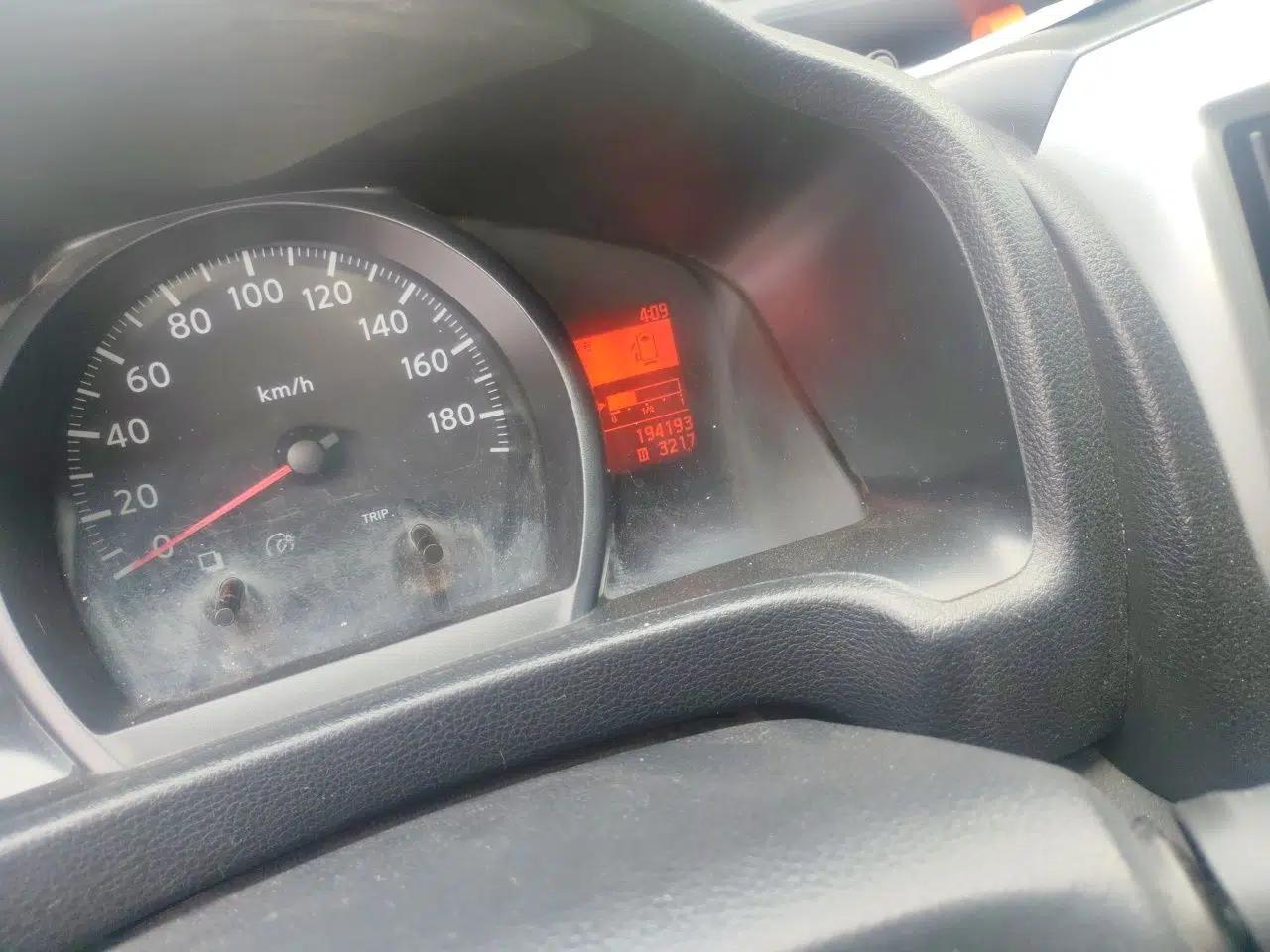 Nissan NV200 2012 1.6L 223 Seats Zunya Trim — миниатюра 12